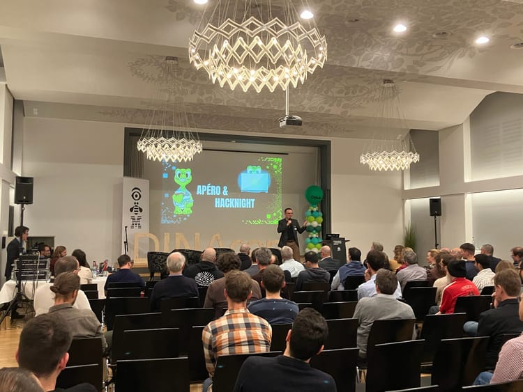 114 #dinacon #hacknight